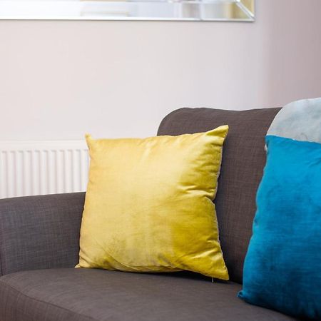 Parking, Garden, En-Suite & Tv'S In All Rooms, Large Living Space Swansea Exterior photo