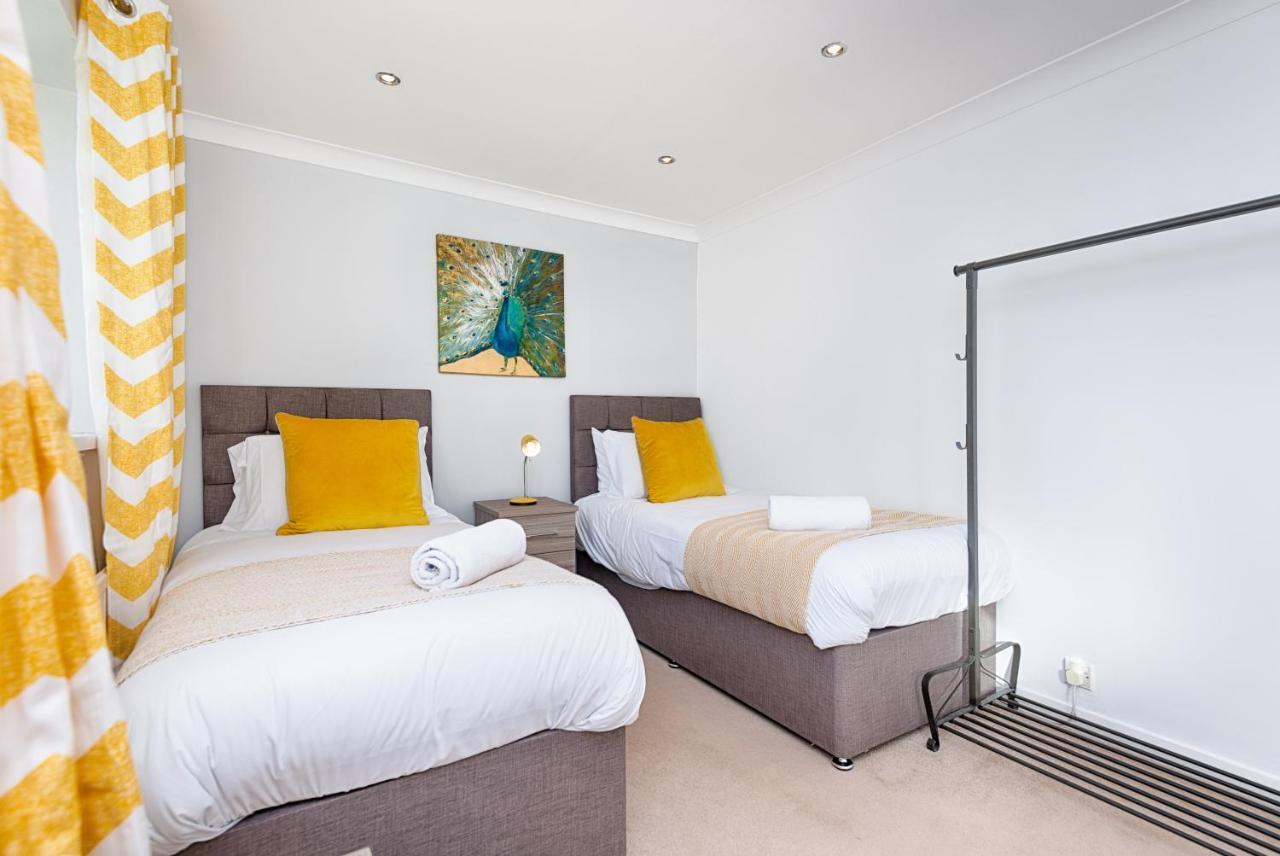 Parking, Garden, En-Suite & Tv'S In All Rooms, Large Living Space Swansea Exterior photo