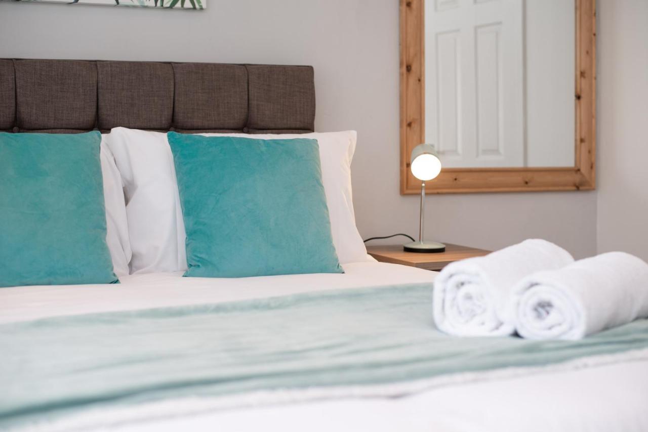 Parking, Garden, En-Suite & Tv'S In All Rooms, Large Living Space Swansea Exterior photo