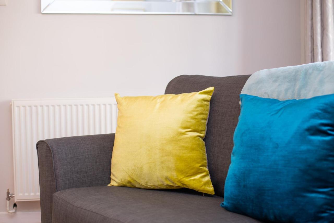 Parking, Garden, En-Suite & Tv'S In All Rooms, Large Living Space Swansea Exterior photo