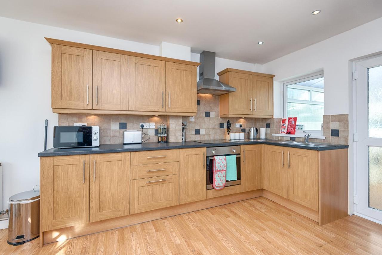 Parking, Garden, En-Suite & Tv'S In All Rooms, Large Living Space Swansea Exterior photo