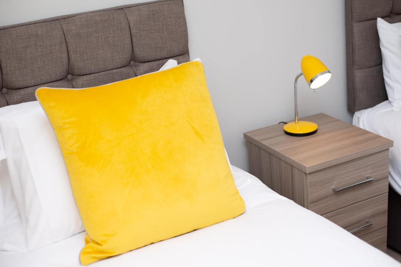 Parking, Garden, En-Suite & Tv'S In All Rooms, Large Living Space Swansea Exterior photo