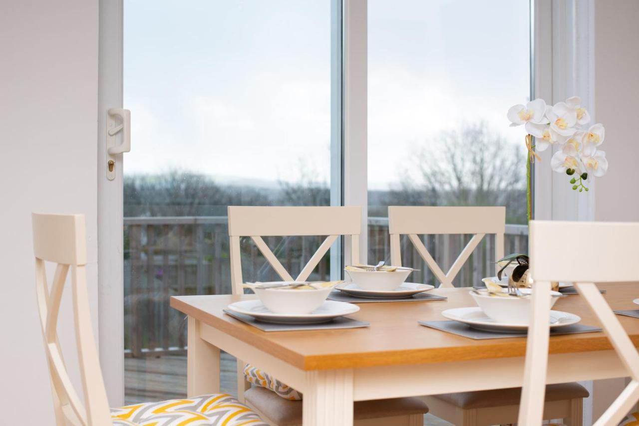 Parking, Garden, En-Suite & Tv'S In All Rooms, Large Living Space Swansea Exterior photo