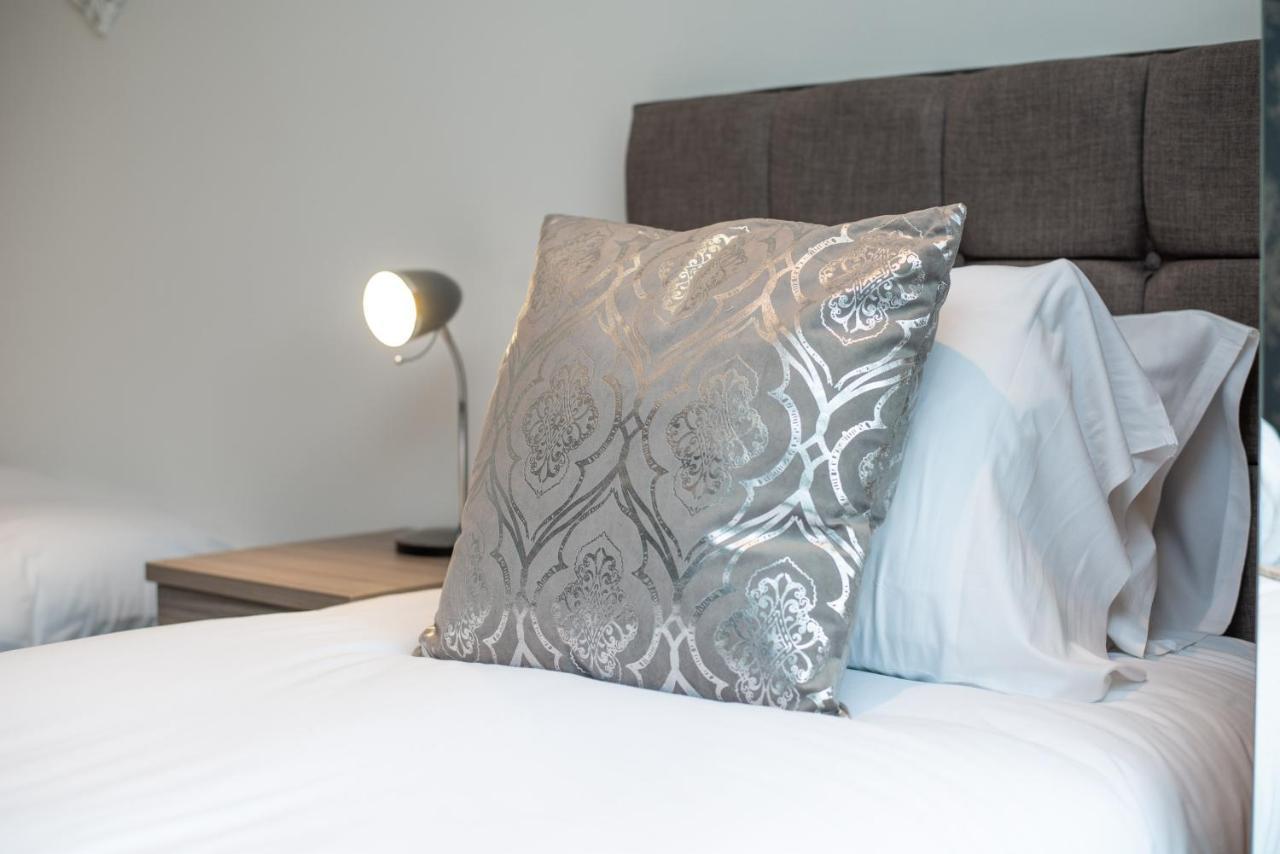 Parking, Garden, En-Suite & Tv'S In All Rooms, Large Living Space Swansea Exterior photo